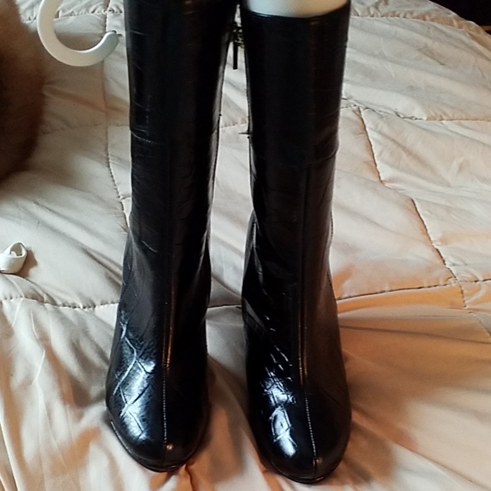 R.D. Black Leather Embossed Heeled Boots NWOT